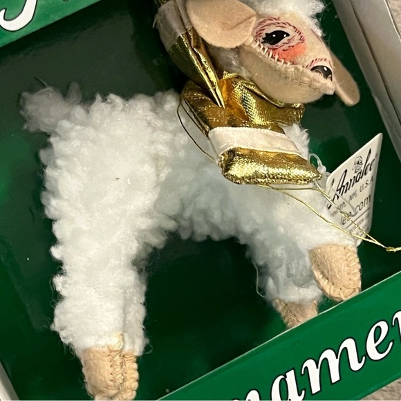 NEW Annalee 5" Elegant Lamb Christmas Ornament Gold Scarf 2013 in Original Box - Picture 3 of 5